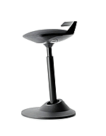 Die Stehhilfe Muvman von Aeris in der unteren Position (Sitzh&ouml;he 51 cm)