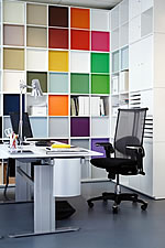 Komfortabler B&uuml;rodrehsessel HAG H09 Inspiration: Das Modell 9220 hat eine mittelhohe R&uuml;ckenlehne mit verstellbarem Lendenkissen.