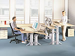 Ergonomisches B&uuml;rom&ouml;belprogramm GO&sup2; tec von Leuwico: Einrichtungsbeispiel mit h&ouml;henverstellbaren High-End-Computer-Tischen
