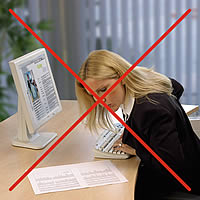 Falsche K&ouml;rperhaltungen ohne ergonomischen vorlagenhalter