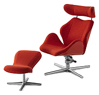 Der Relaxsessel Varier Tok in der Designausf&uuml;hrung "The Demon".  Aufregende Akzente ergibt die Kombination aus feurigem, rot lackiertem Holz mit einer Polsterung aus hochwertigem, rotem Kvadrat-Stoff. 