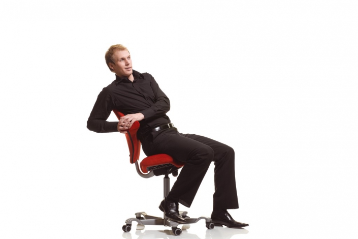 Bürostuhl Håg Capisco, Sitzposition rückwärts gelehnt