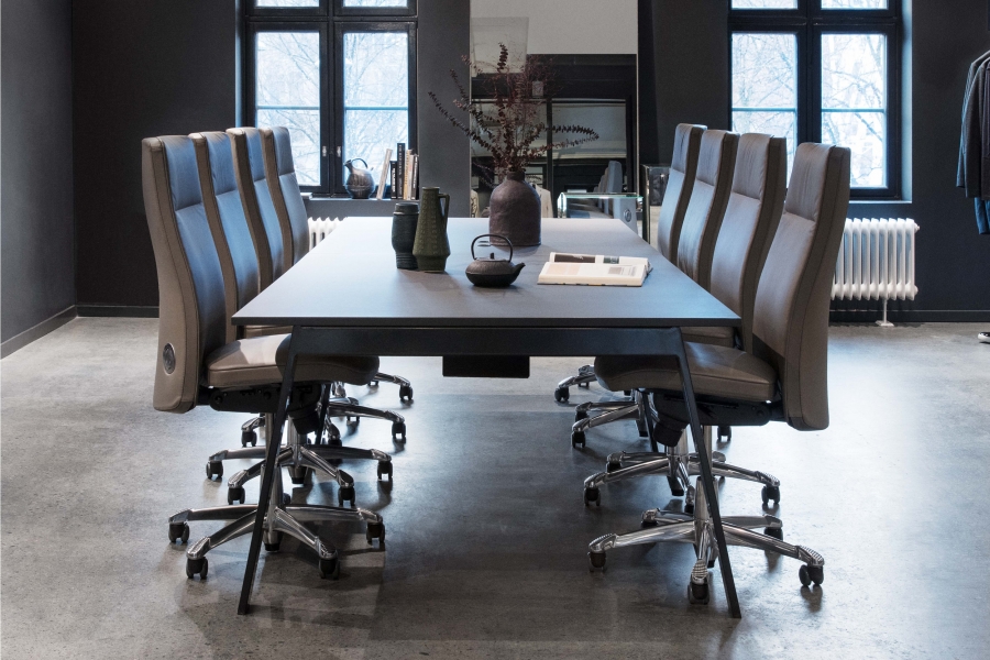 Konferenzstuhl Håg Executive Meeting, Modell Tribute, im Konferenzraum