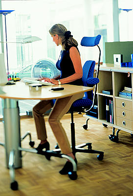 HÅG Capisco Sattelstuhl mit Nackenstütze