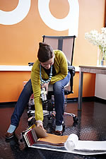 Der komfortable Bürodrehsessel Håg Inspiration in Aktion.