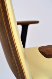 Moizi 44, Bürostuhl von Moizi, elegantes und bewegliches Modell mit Massivholzelementen