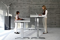 Die höhenverstellbaren Tischgestelle Ergon Green 1 (rechts) und Ergon Green 2 (links)